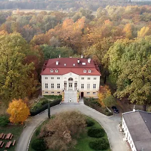Palac Alexandrow Wroclaw Airport Hotel Samotwór